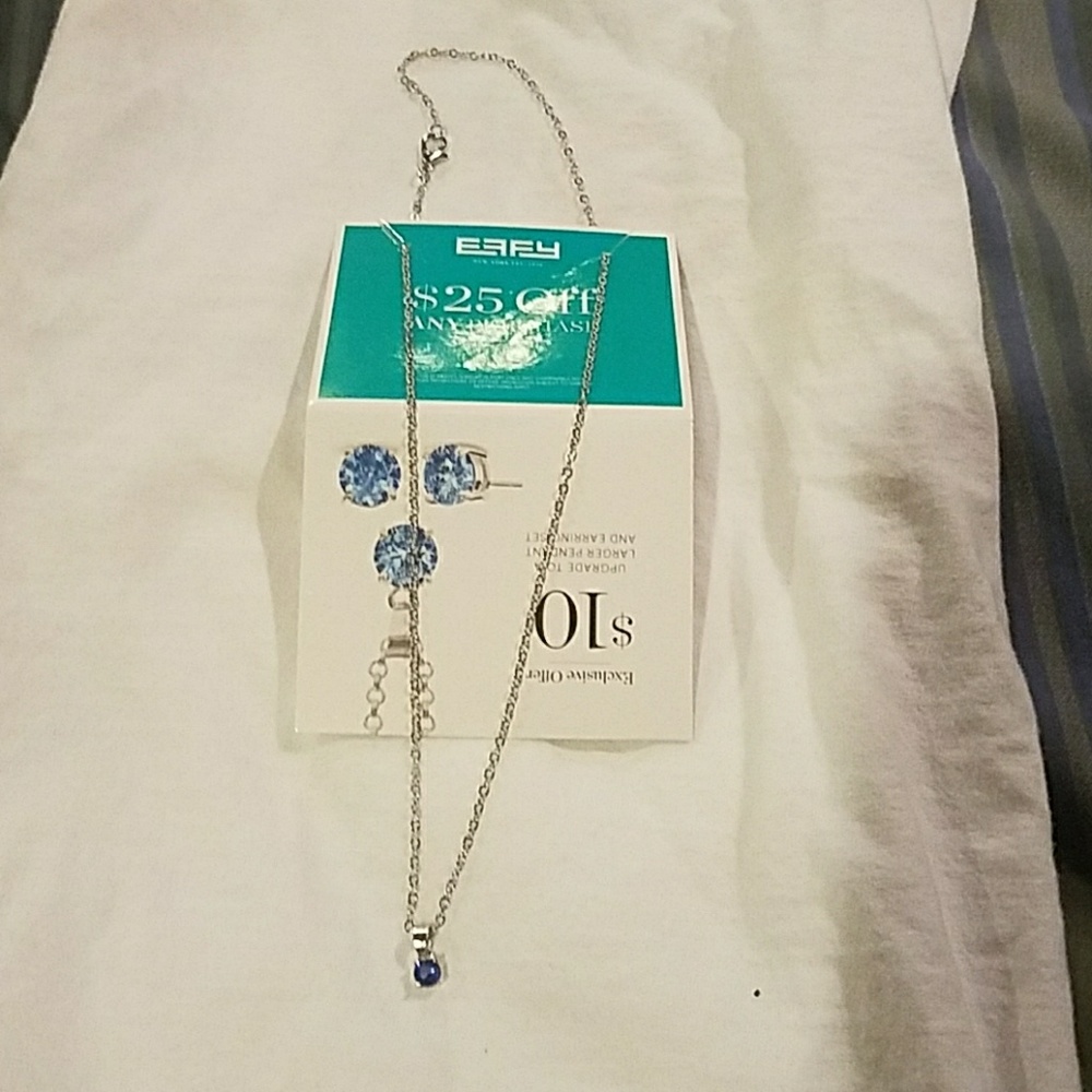 ❤ 2/$30Effy necklace